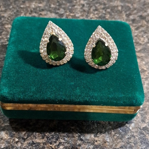Vintage Emerald Green Faux Diamond Clip on Earrings - Picture 1 of 5